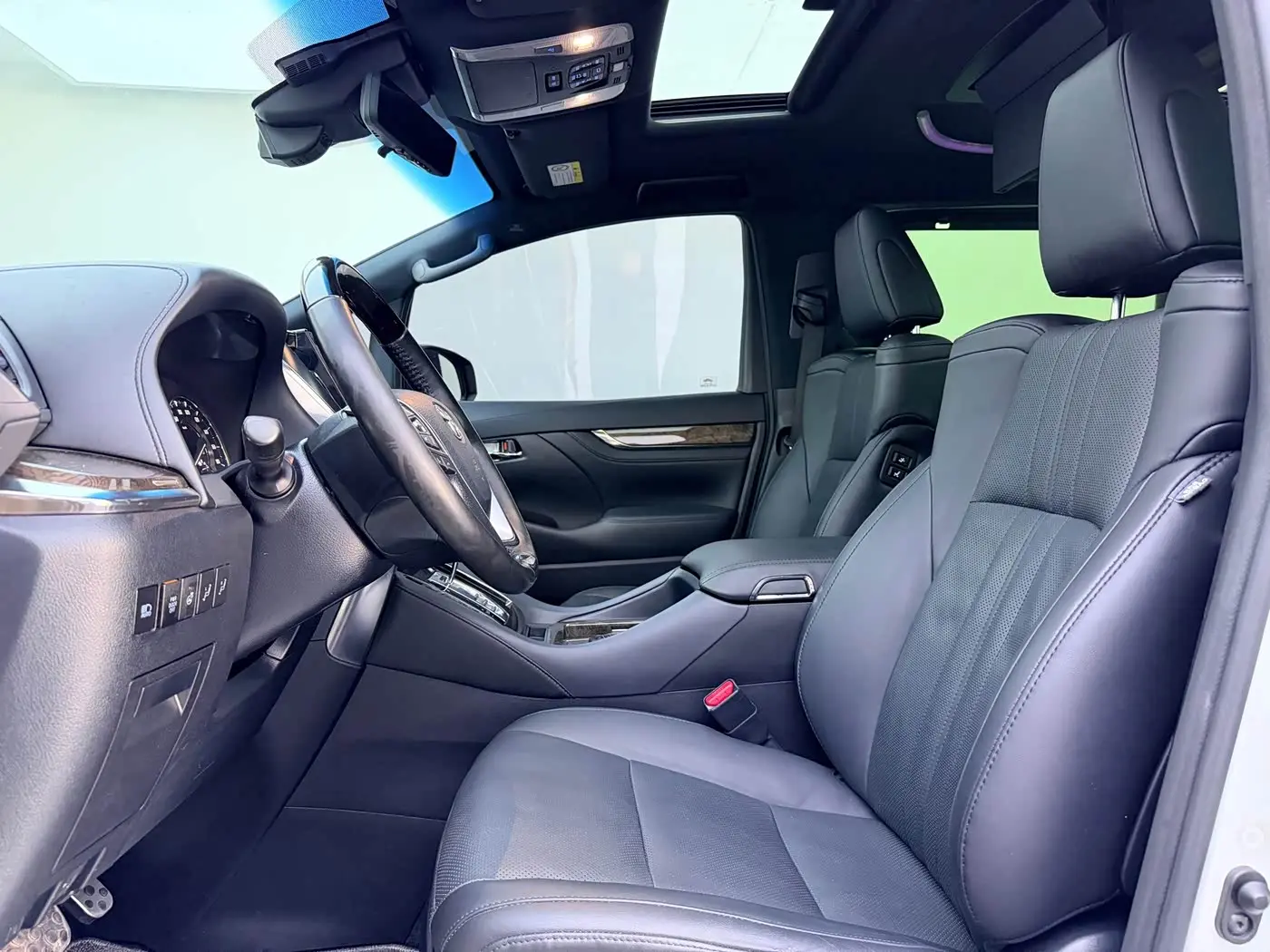 Toyota Alphard 2020 — Фото 14/19