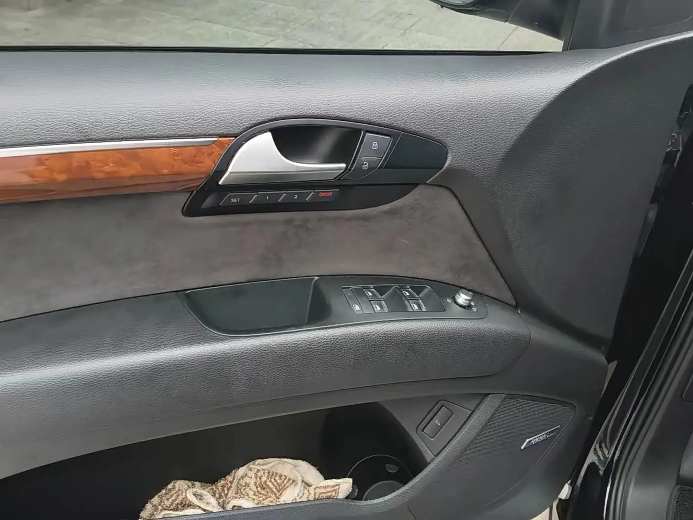 Audi Q7 2014 — ფოტო 7/10