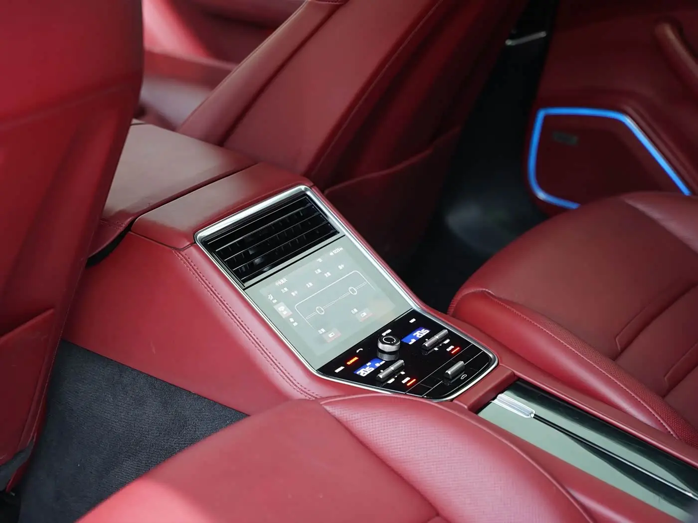 Porsche Panamera 2019 — Photo 17/20