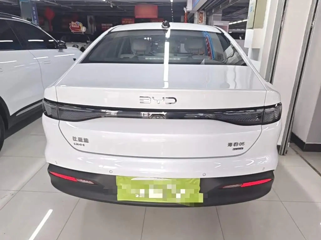BYD Hai Bao 05 DM-i 2025 — Photo 6/20