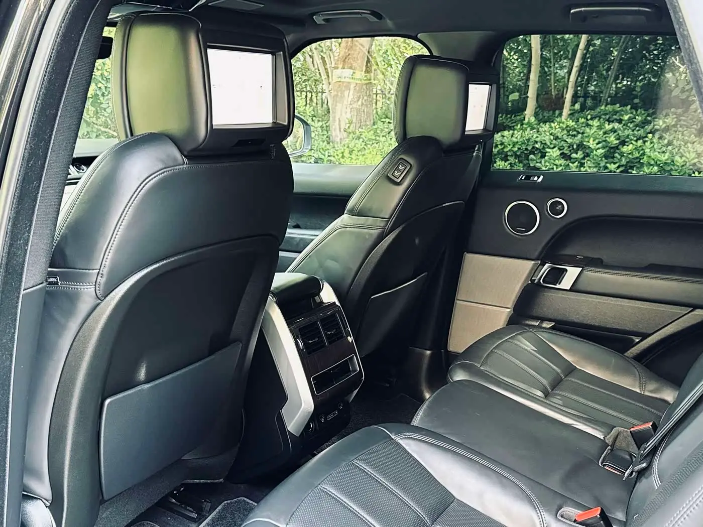 Land Rover Range Rover Sport PHEV 2019 — Фото 12/18
