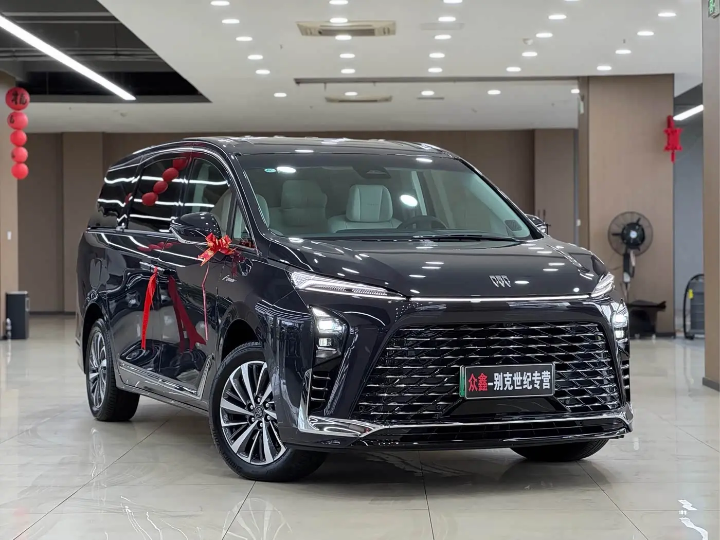 Buick GL8 New Energy 2025 — Photo 2/20
