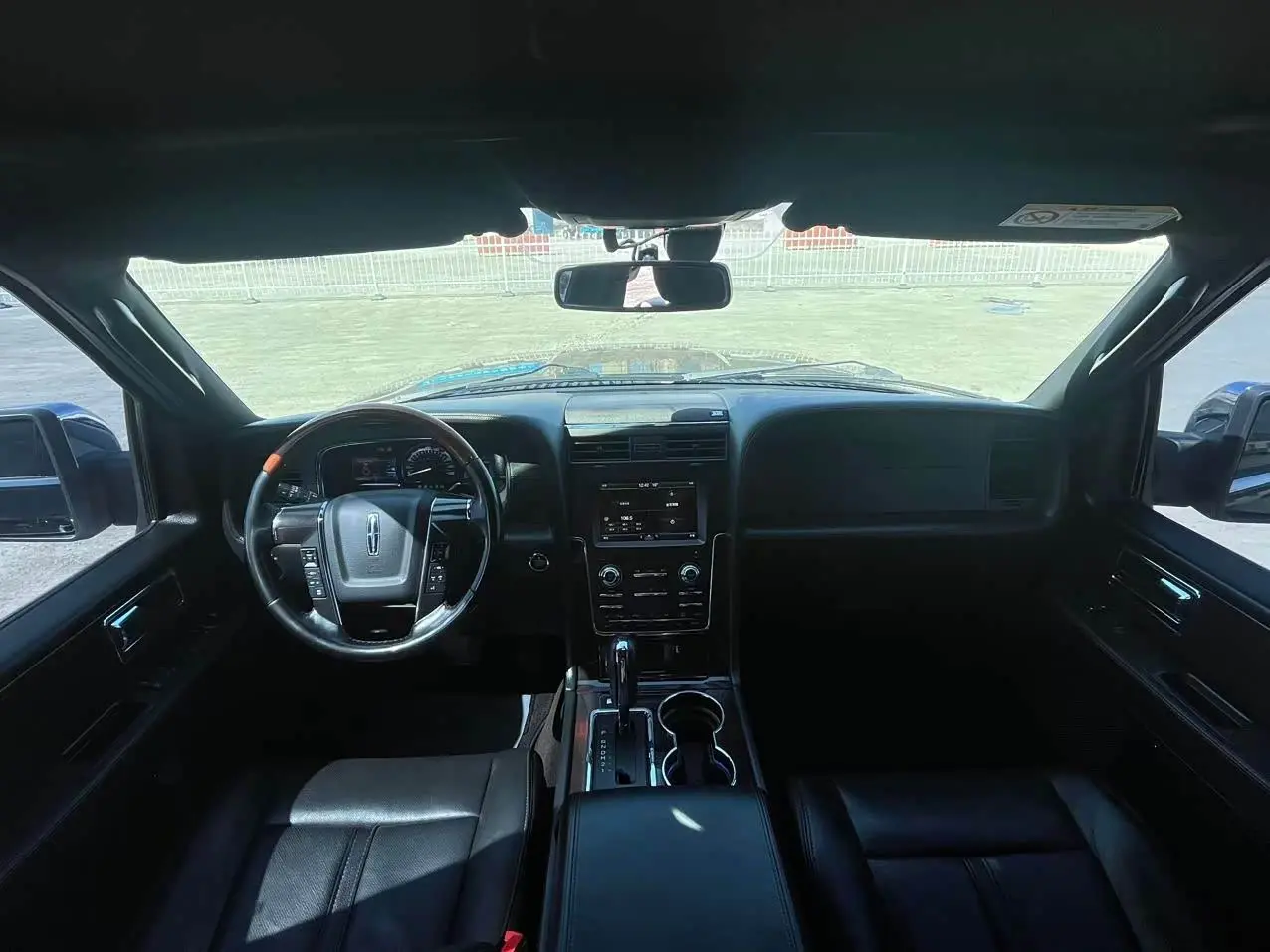 Lincoln Navigator 2016 — Şəkil 8/9