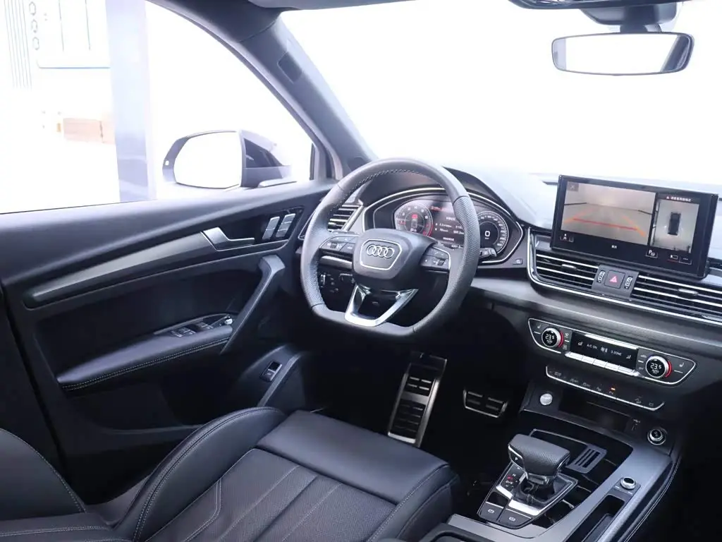 Audi Q5L 2024 — Şəkil 13/20