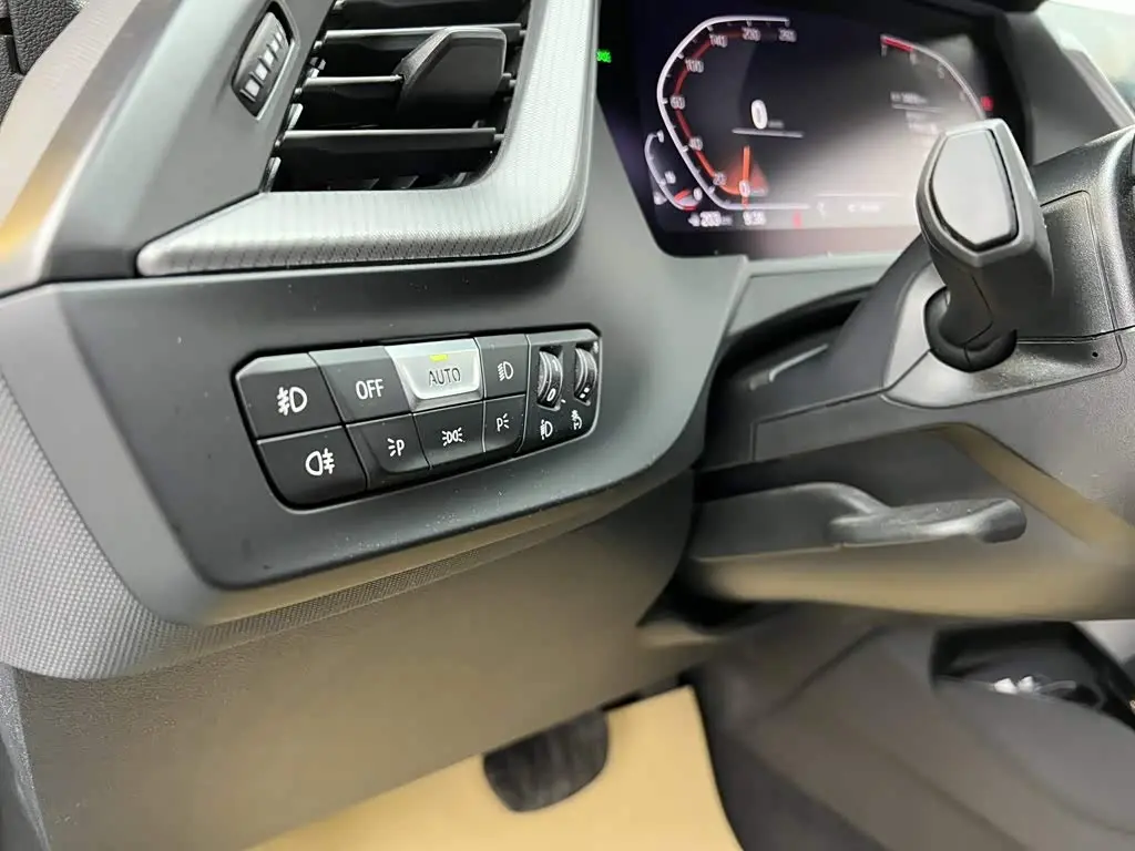 BMW 2 Series 2023 — Фото 19/20