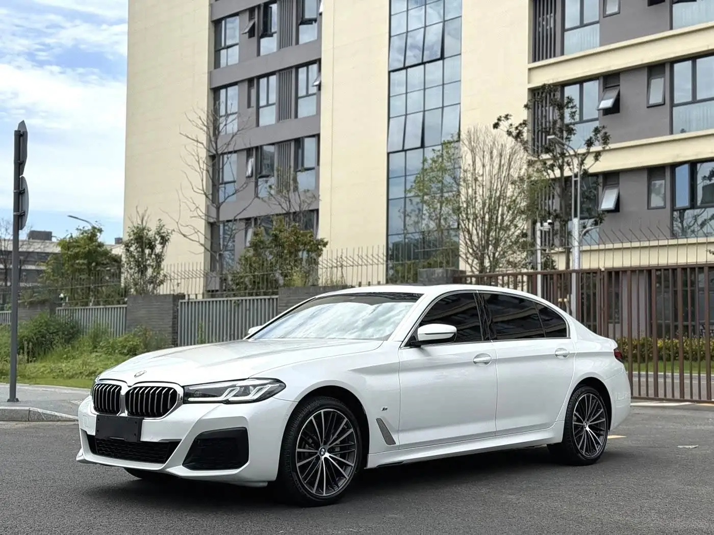 BMW 5 Series, 2023