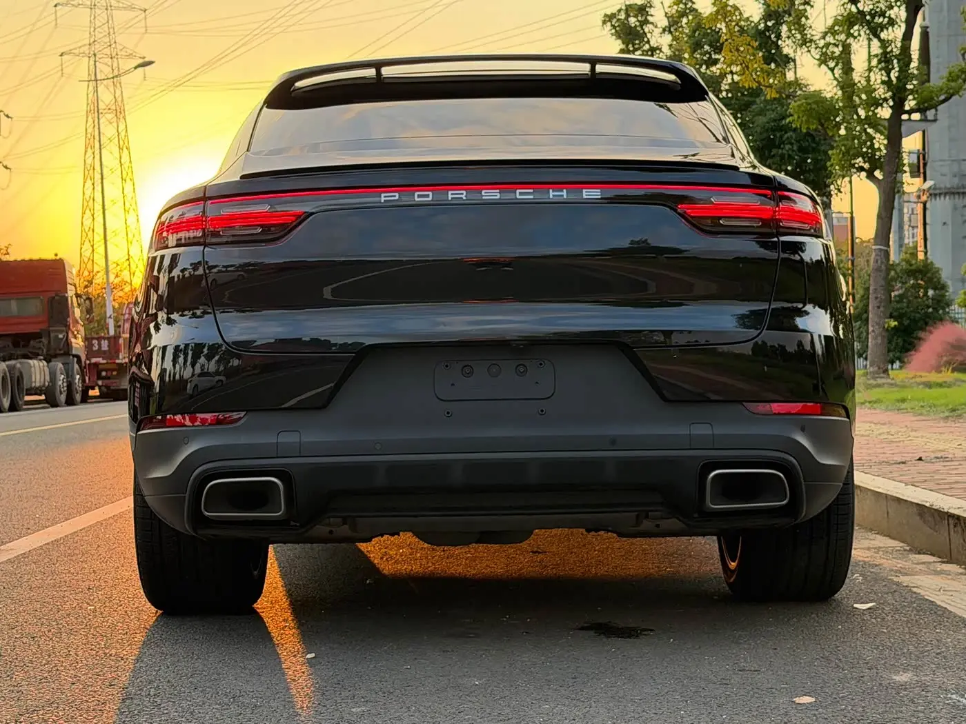 Porsche Cayenne 2022 — Şəkil 15/16