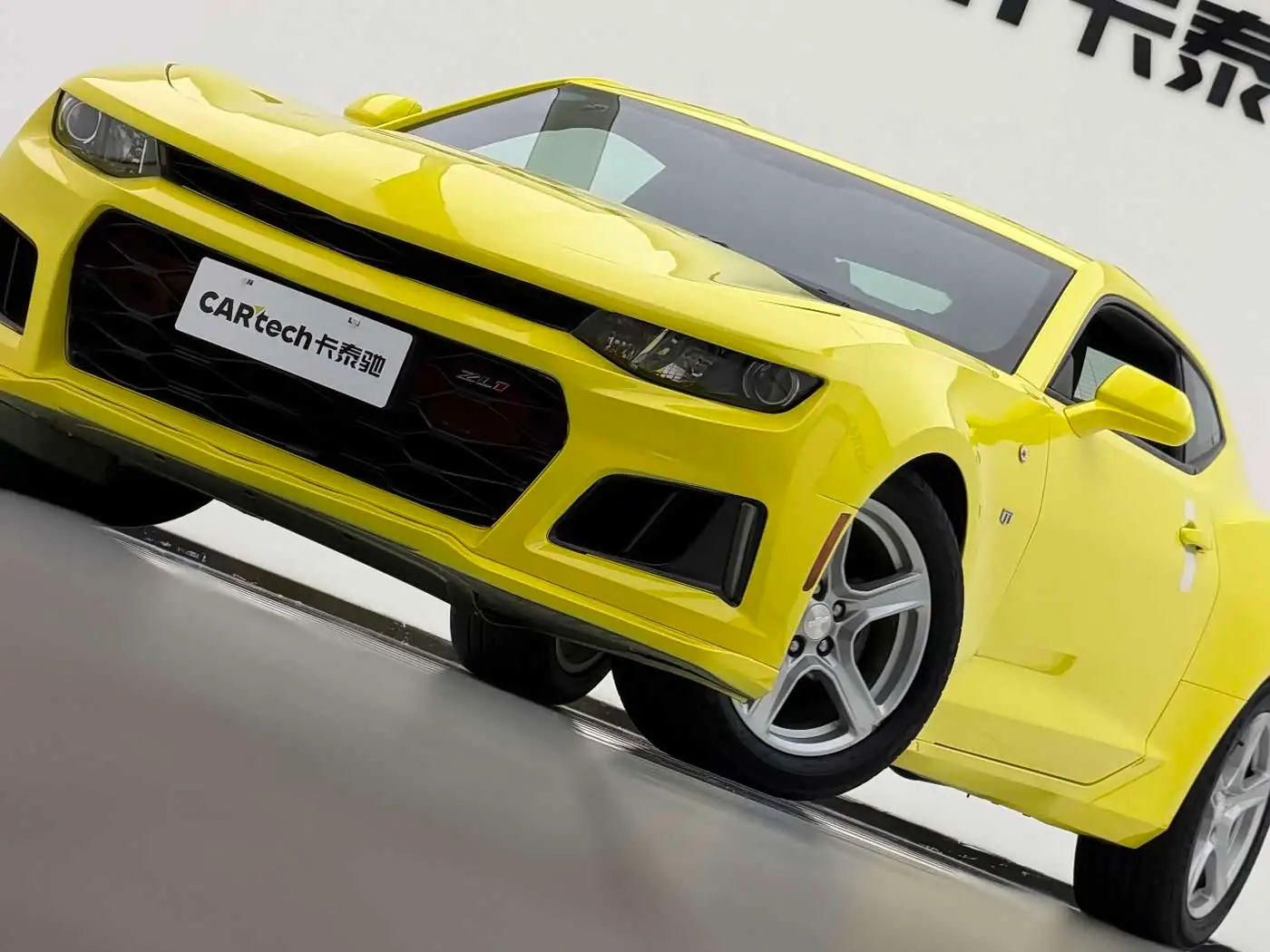 Chevrolet Camaro 2017 — Şəkil 13/14