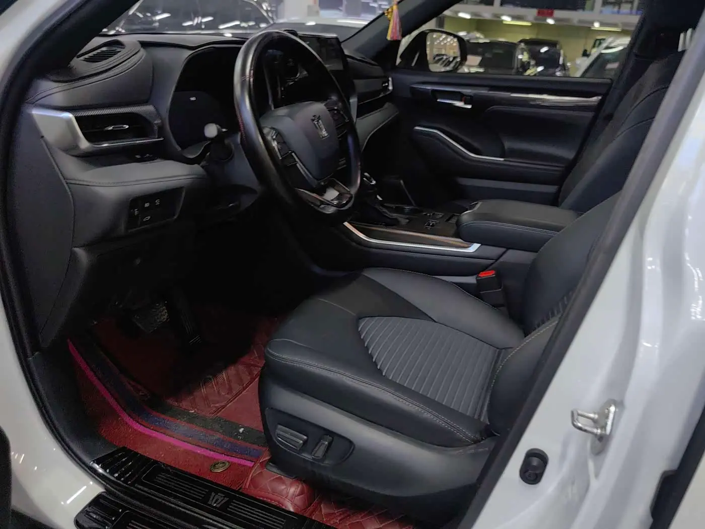 Toyota Crown Kluger 2024 — Photo 10/11