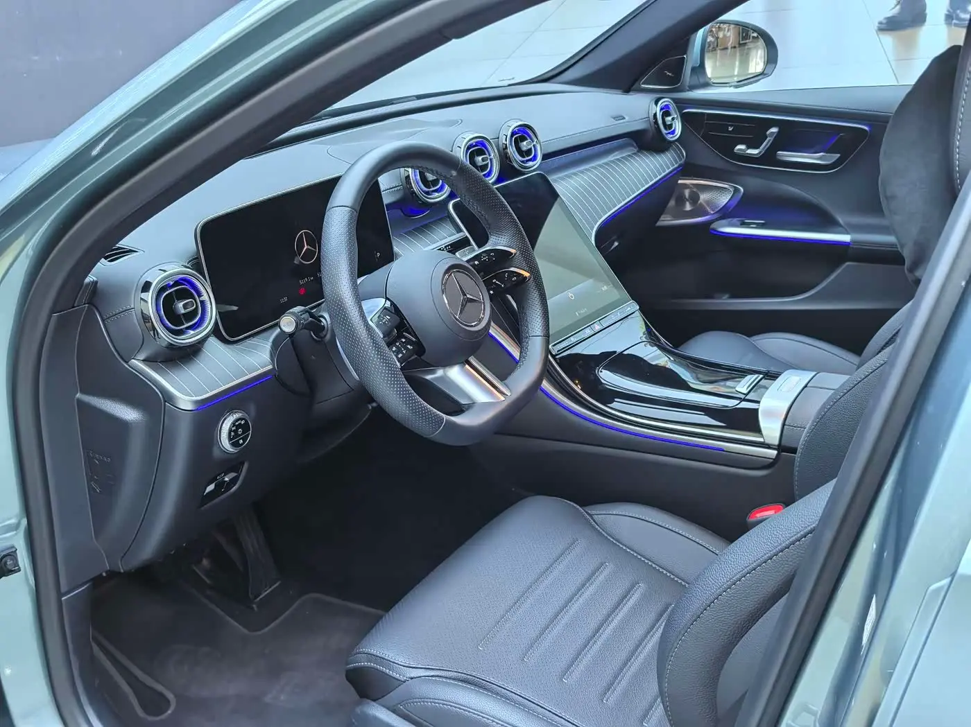 Mercedes-Benz C-Class 2026 — Photo 20/20