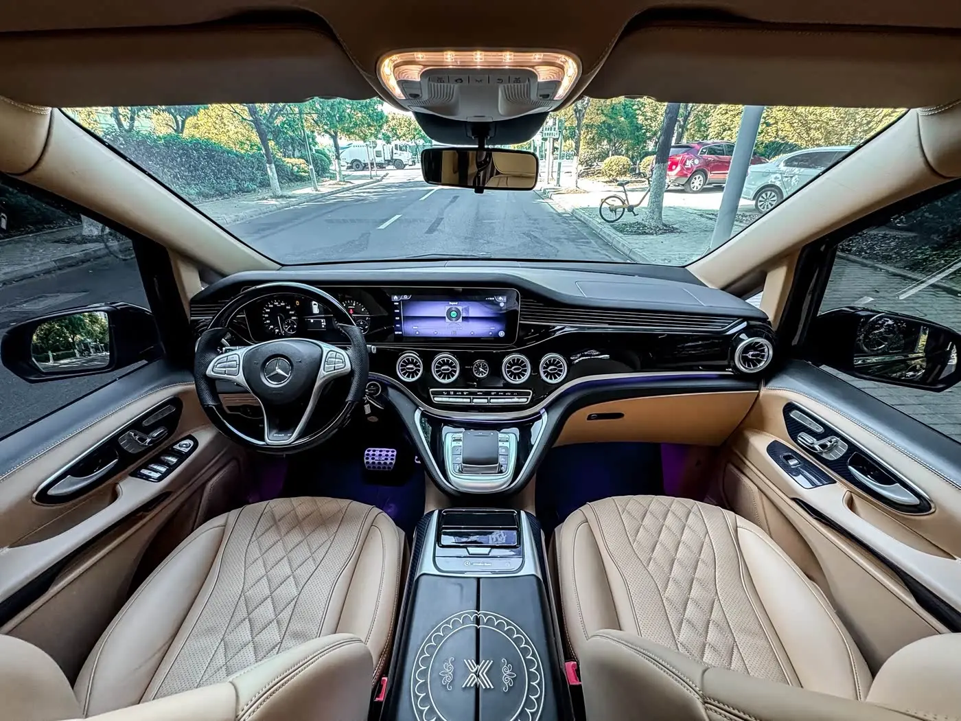 Mercedes-Benz Vito 2023 — Photo 6/20
