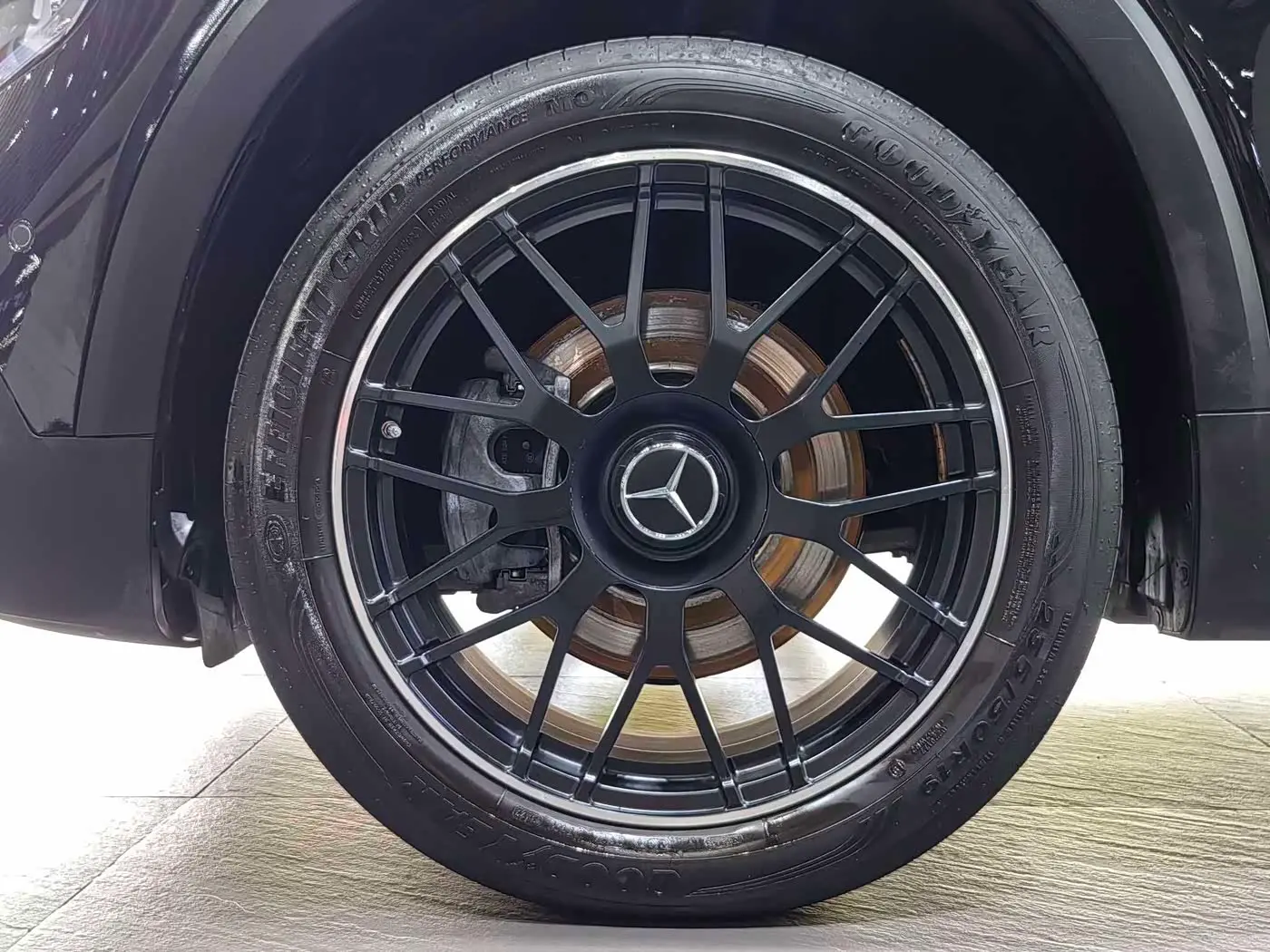 Mercedes-Benz GLB 2023 — Фото 7/20