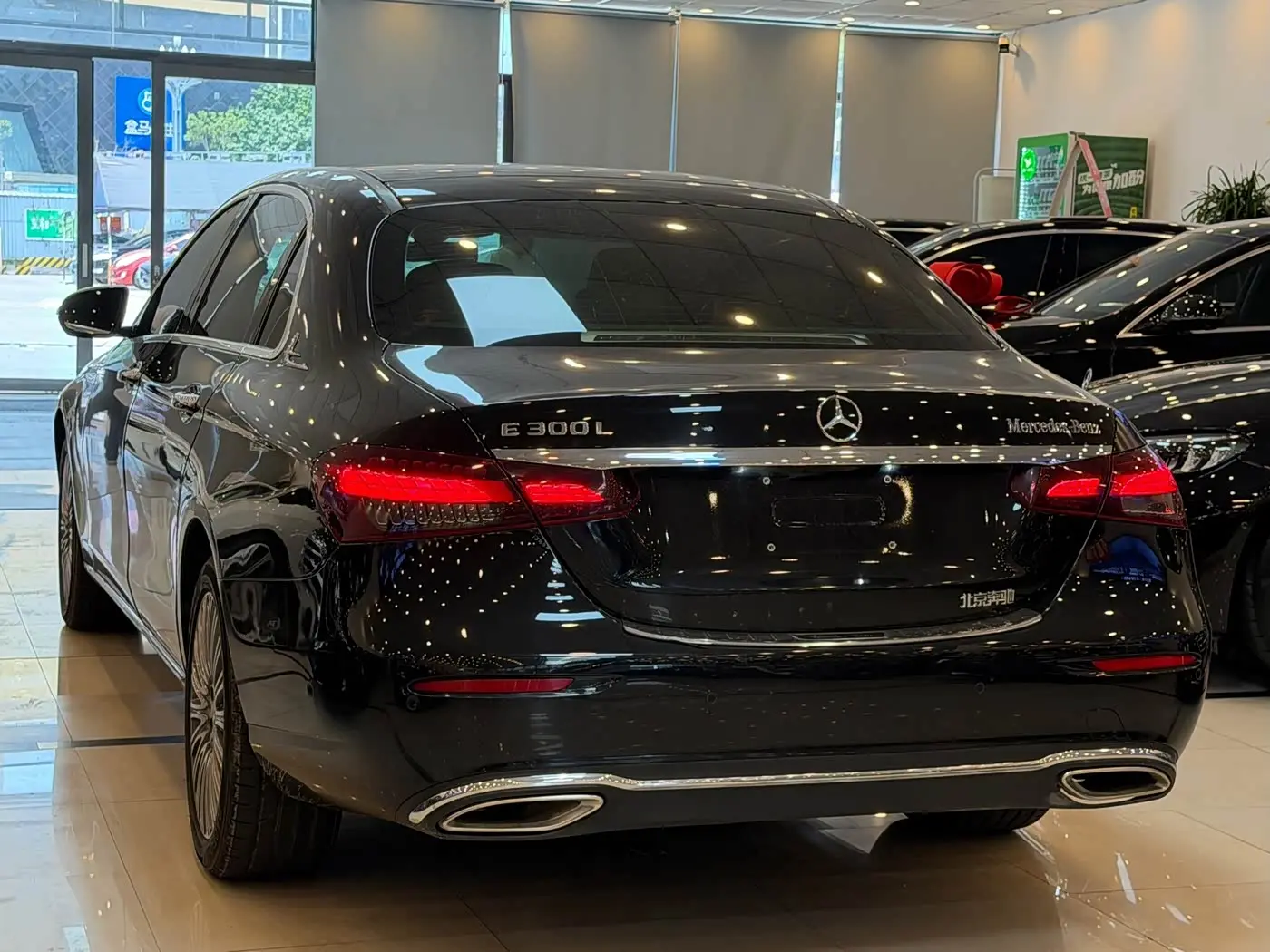 Mercedes-Benz E-Class 2022 — ფოტო 19/20