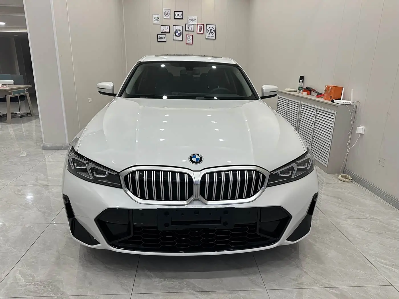 BMW 3 Series 2023 — Photo 2/12