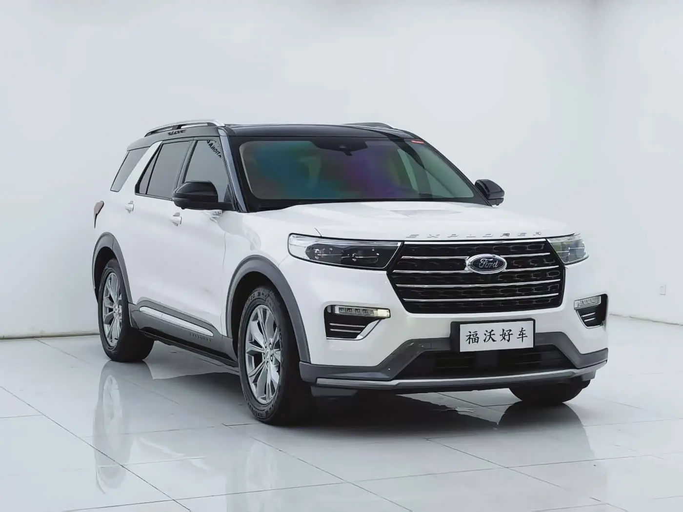 Ford Explorer 2021 — Photo 3/20