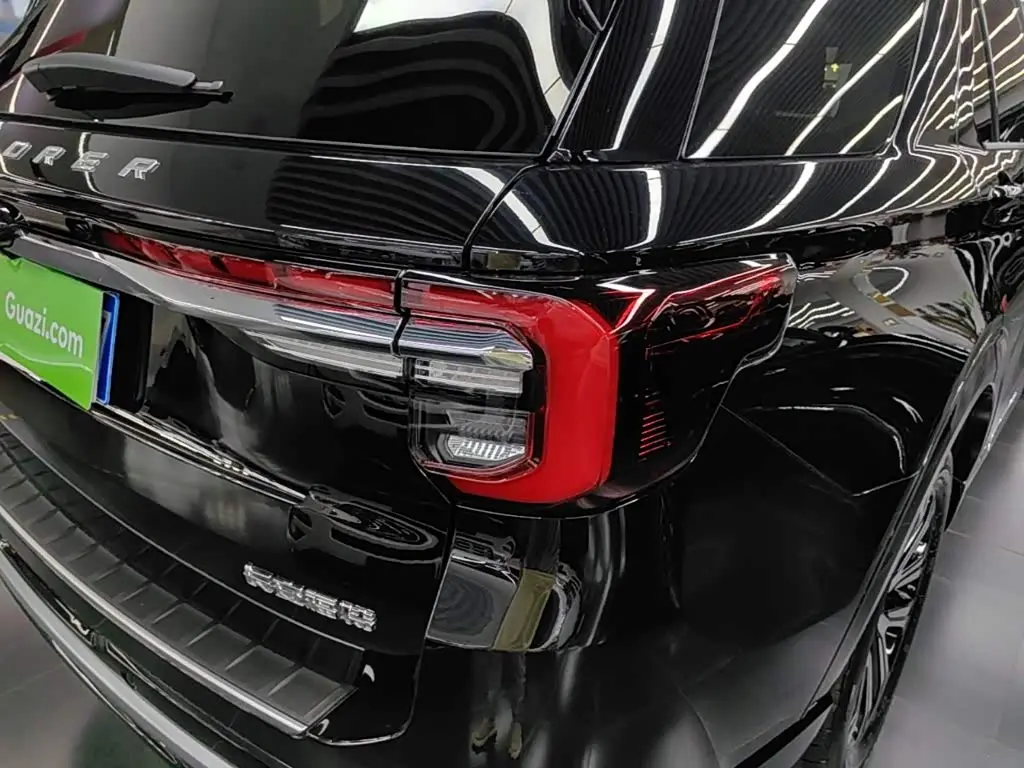 Ford Explorer 2025 — Фото 8/20