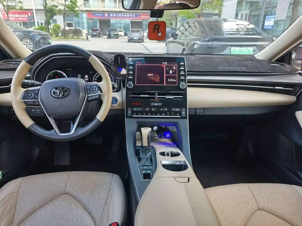 Toyota Avalon 2020 — Photo 8/9