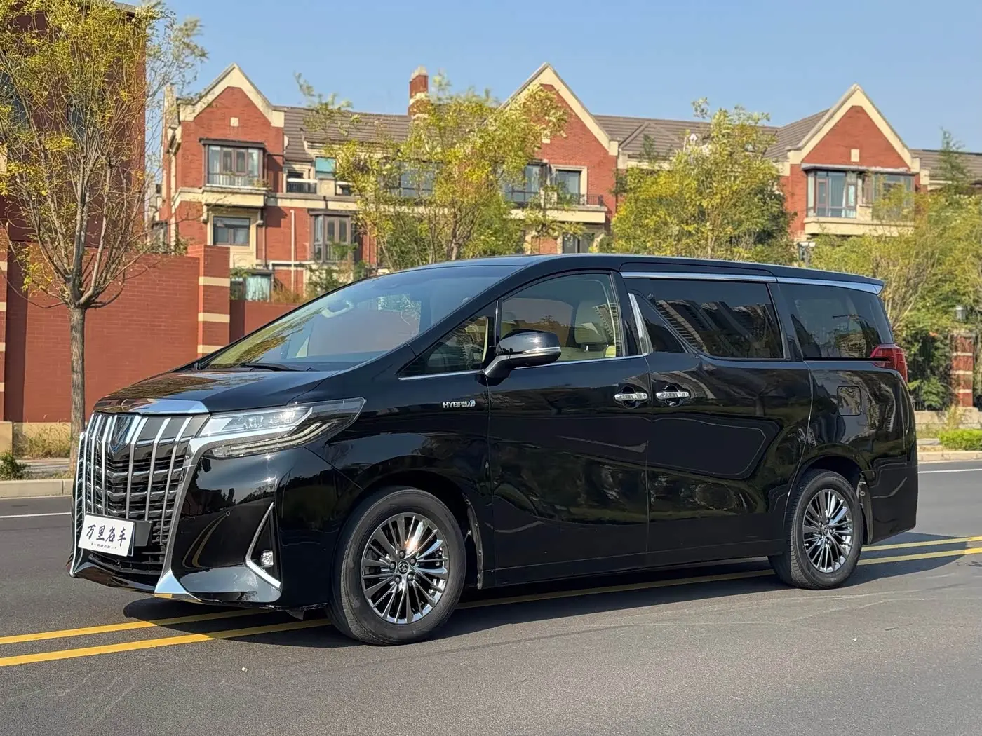 Toyota Alphard 2021 — Photo 1/20