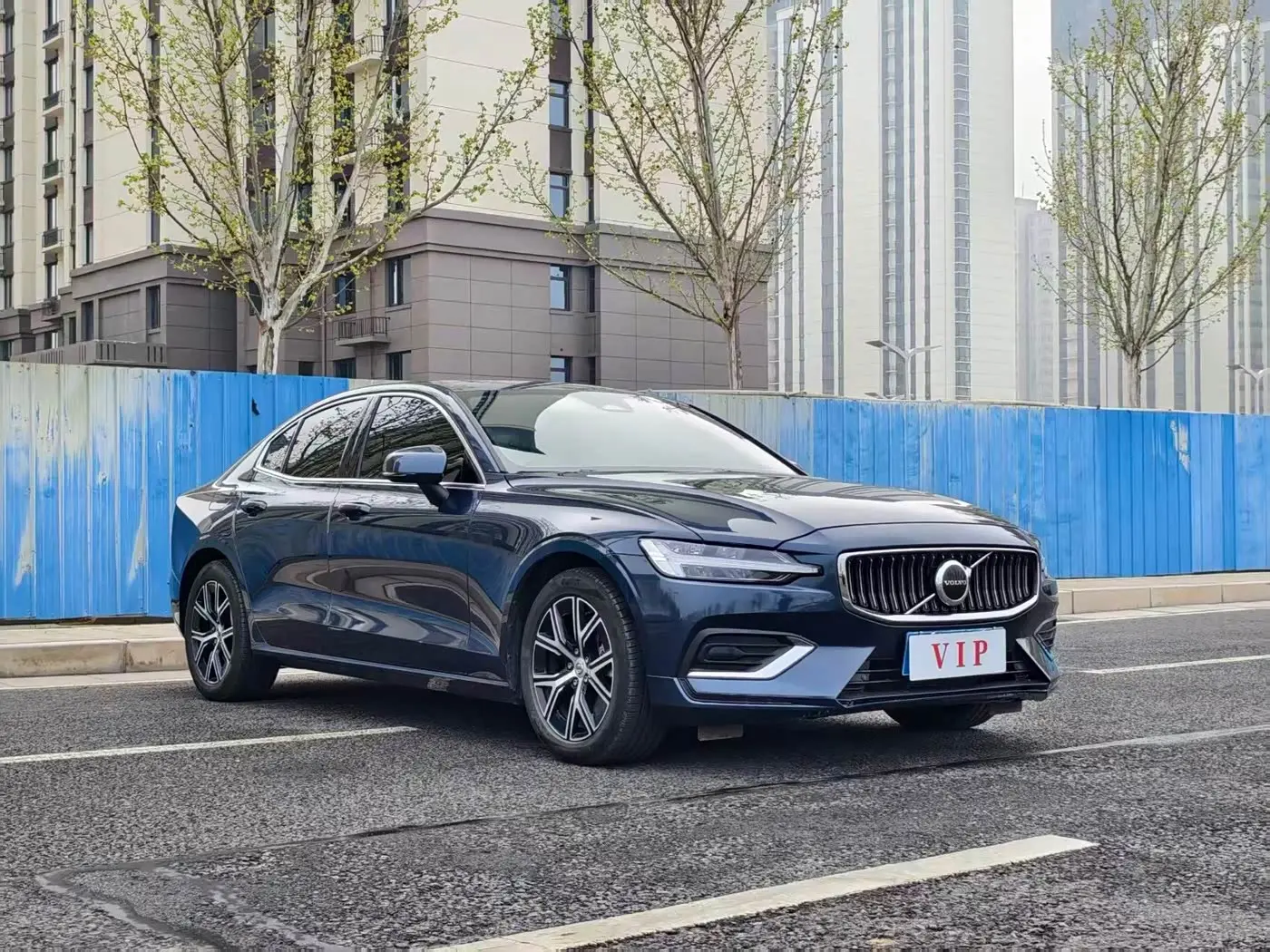 Volvo S60 2025 — Фото 3/9