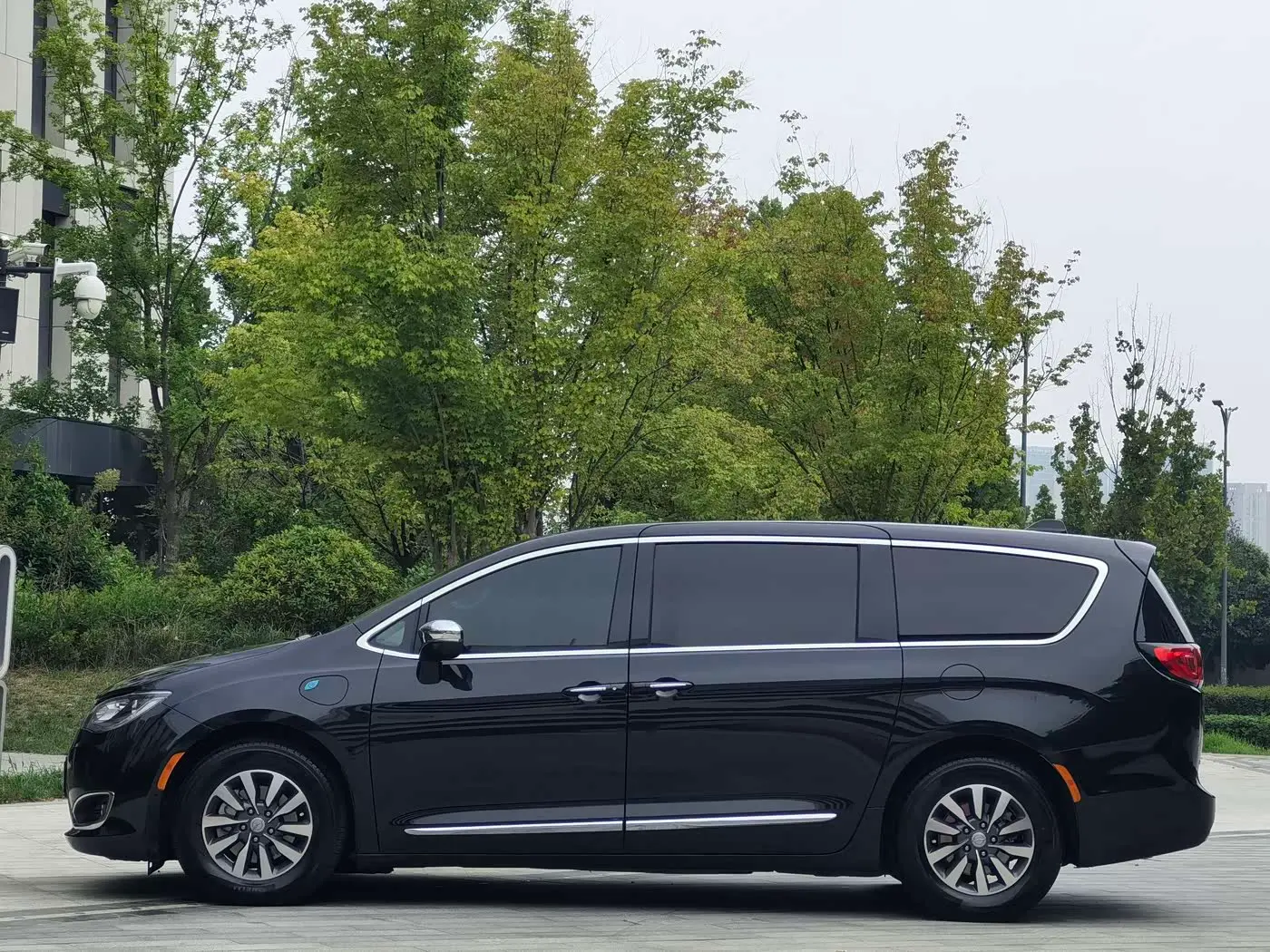 Chrysler Grand Caravan PHEV 2020 — Photo 4/19
