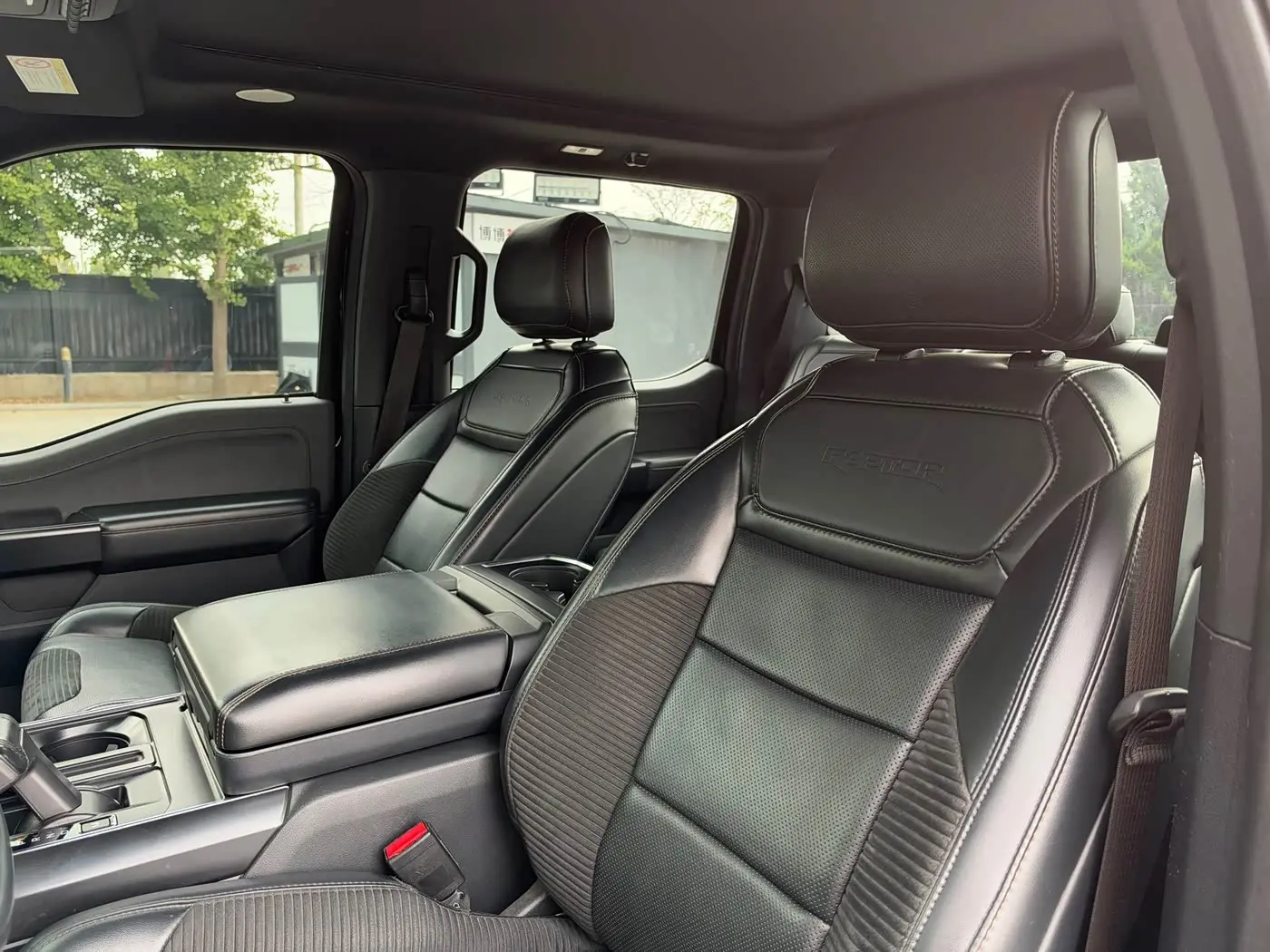 Ford F-150 Raptor 2023 — Photo 9/13