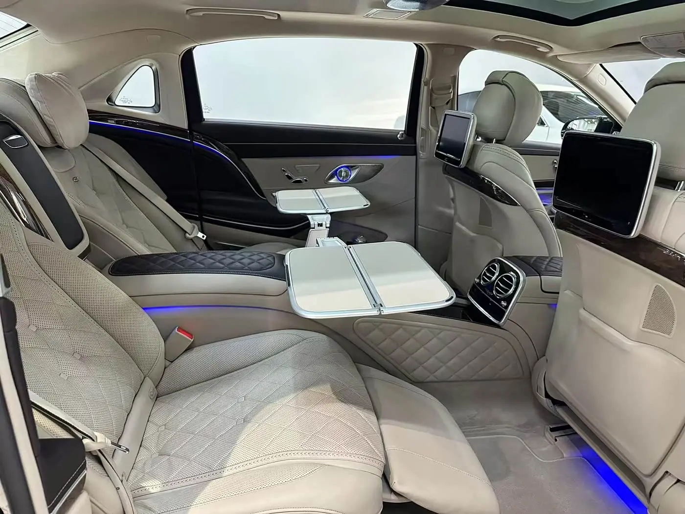 Mercedes-Benz Maybach S-Class 2015 — Фото 9/16