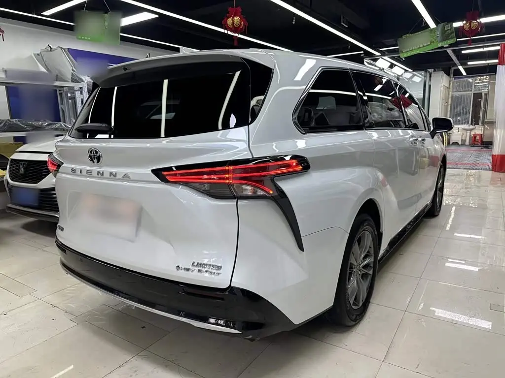 Toyota Sienna 2025 — Photo 13/20