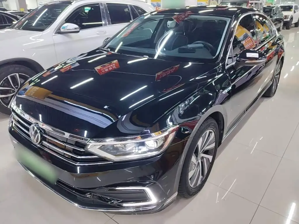 Volkswagen Magotan GTE Plug-in Hybrid 2023 — Photo 1/20