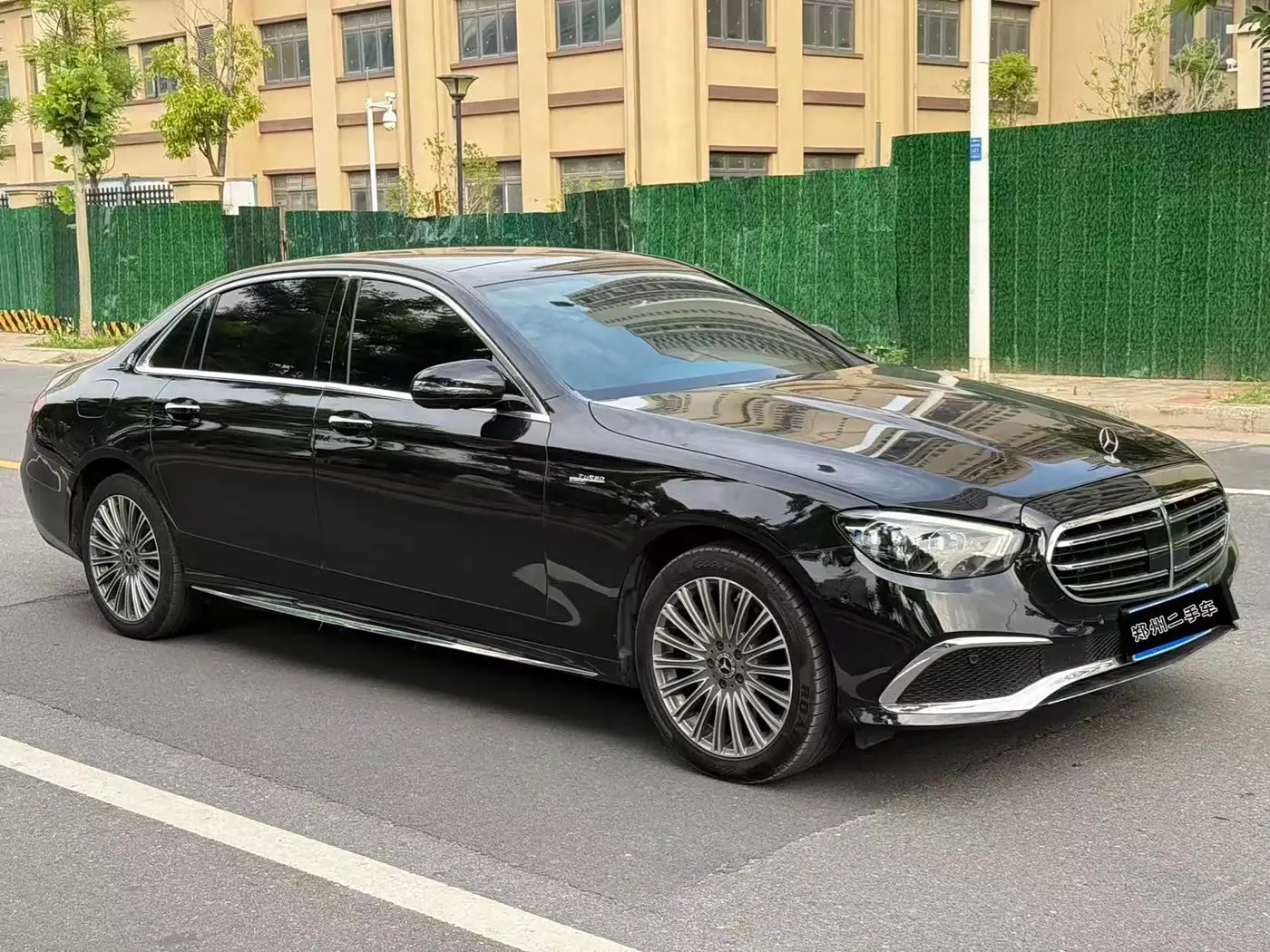 Mercedes-Benz E-Class 2021 — Photo 3/9