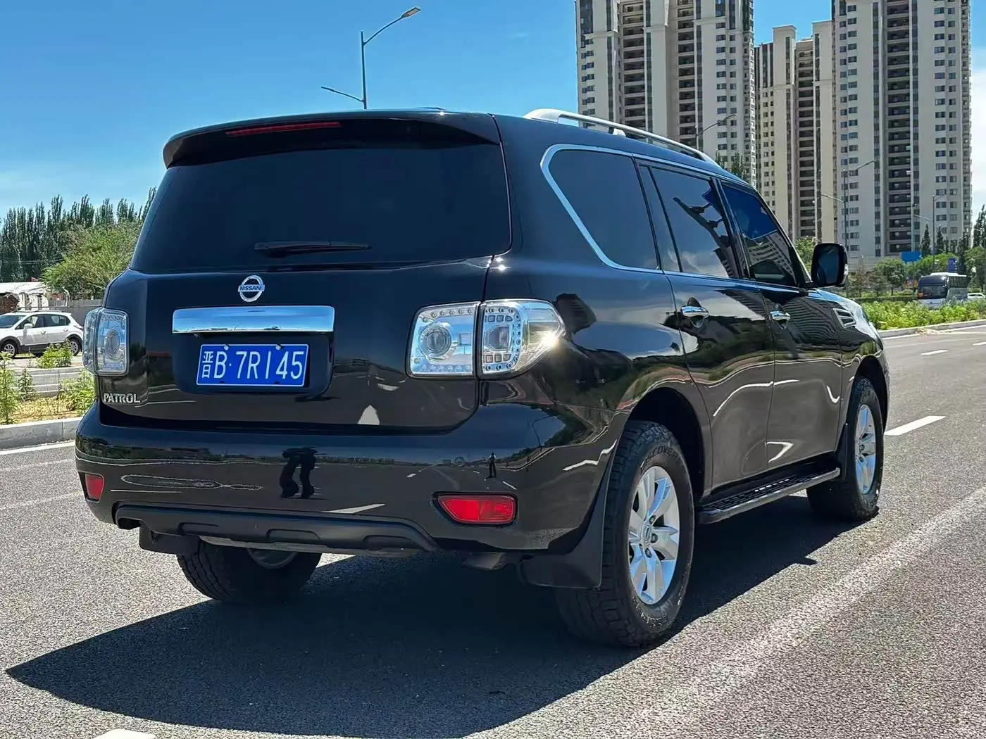 Nissan Patrol 2015 — Photo 9/10