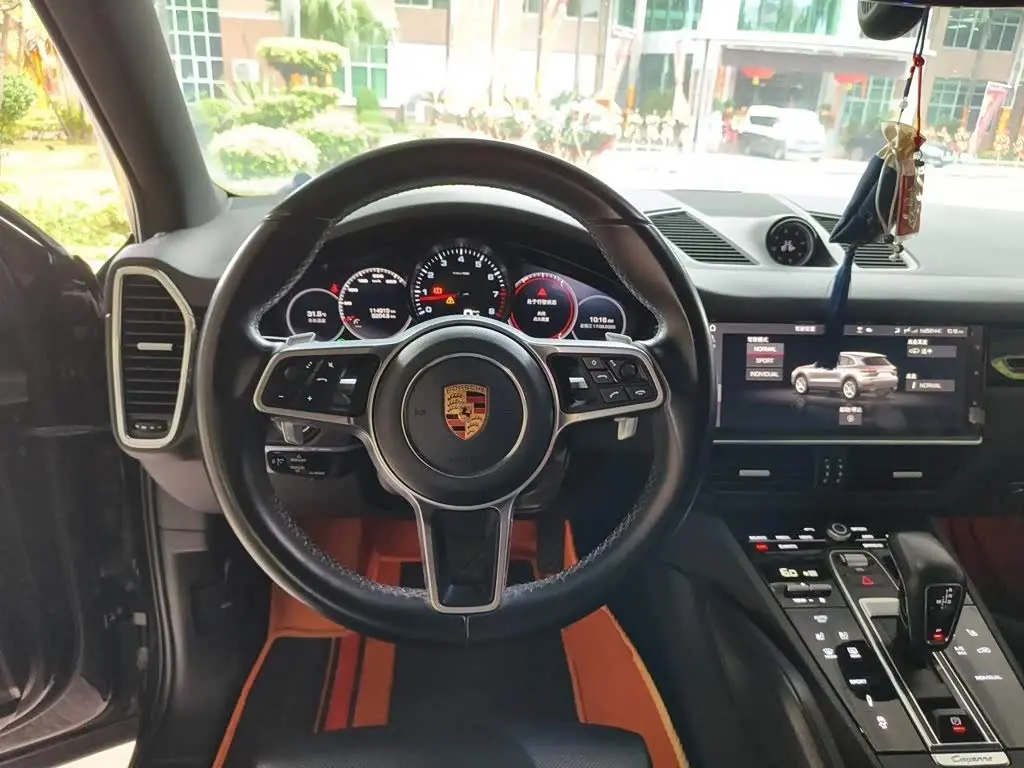 Porsche Cayenne 2020 — Photo 6/16