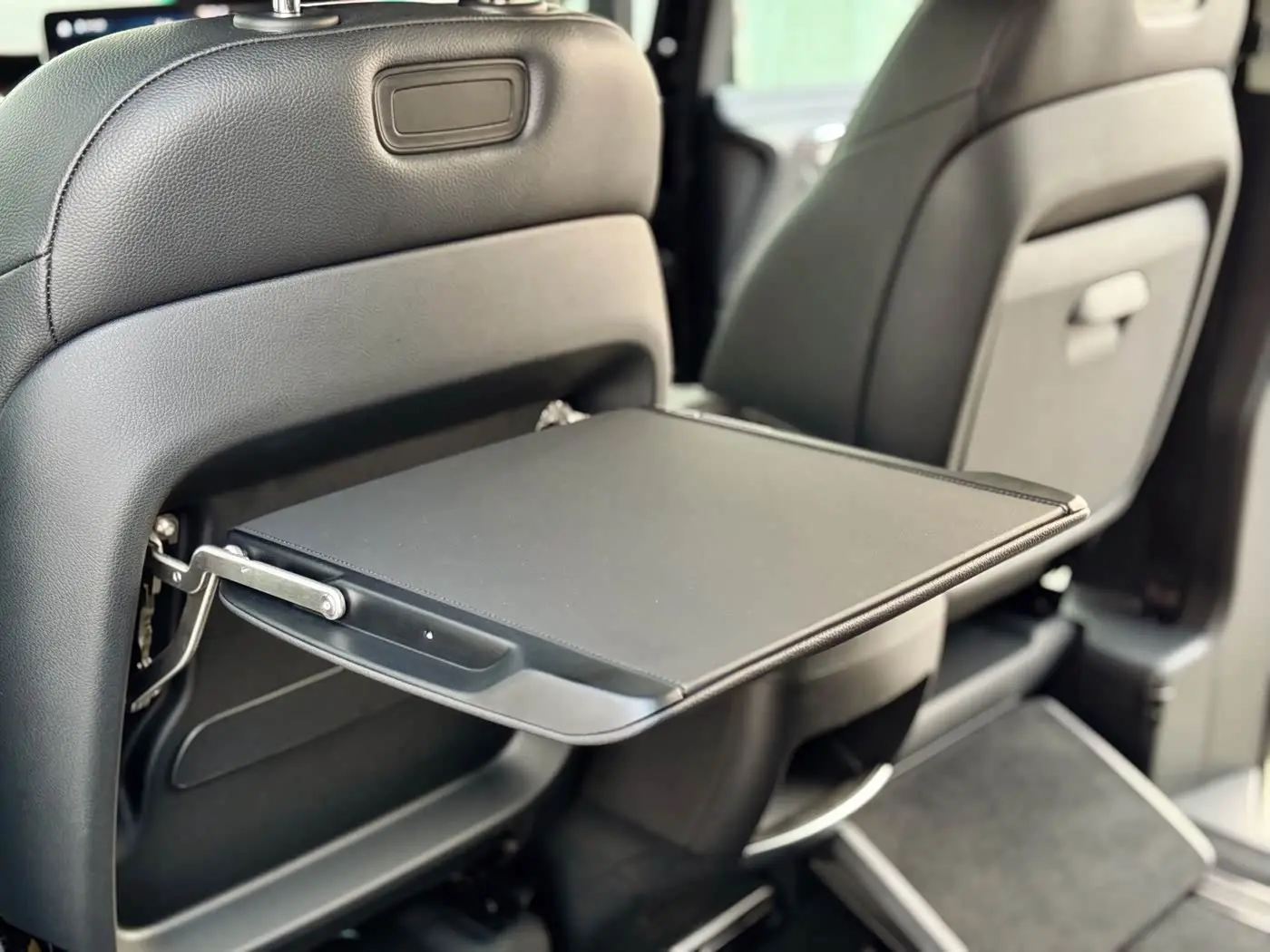 Mercedes-Benz V-Class 2020 — Фото 18/18