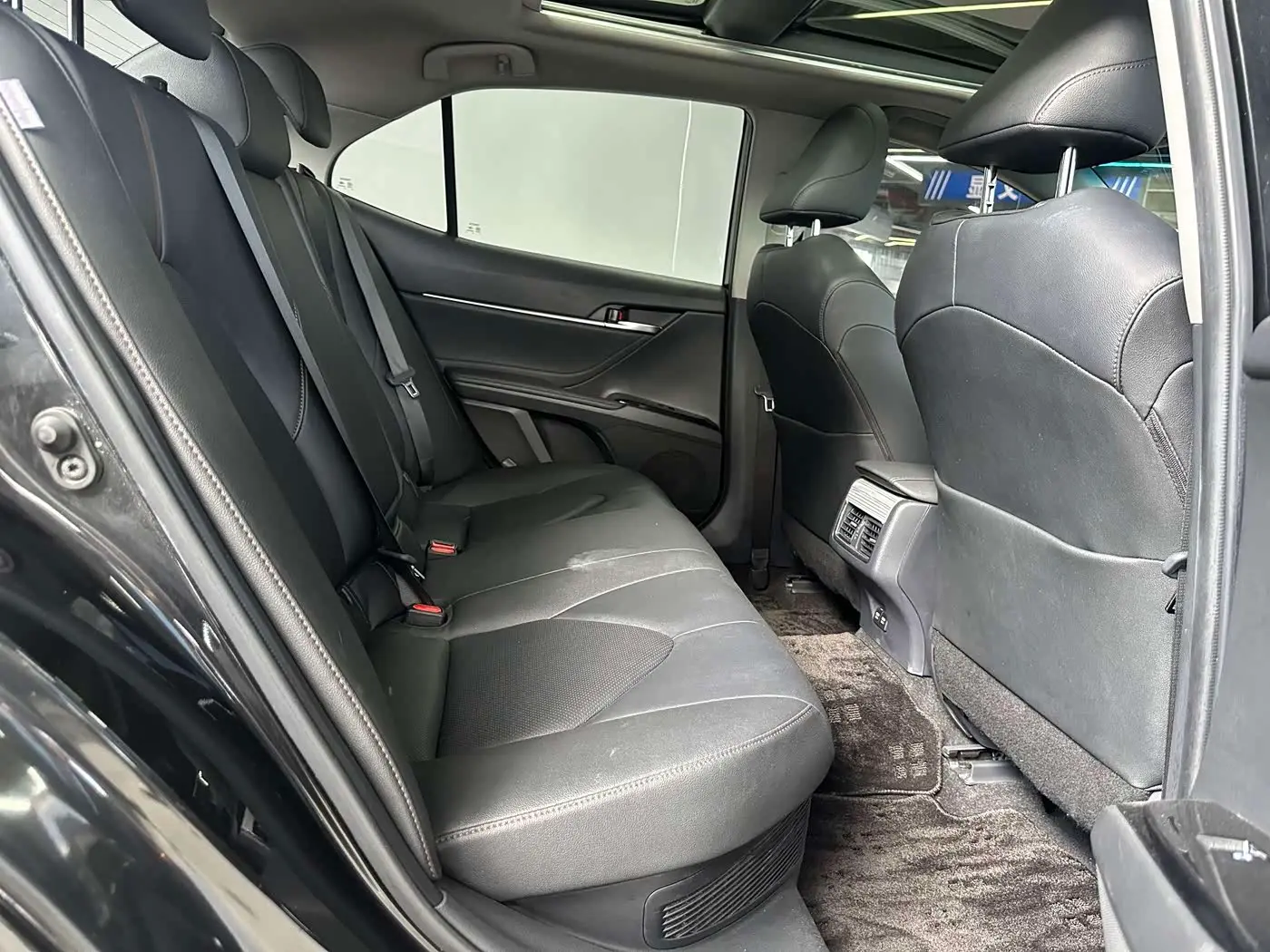 Toyota Camry 2020 — Photo 10/16