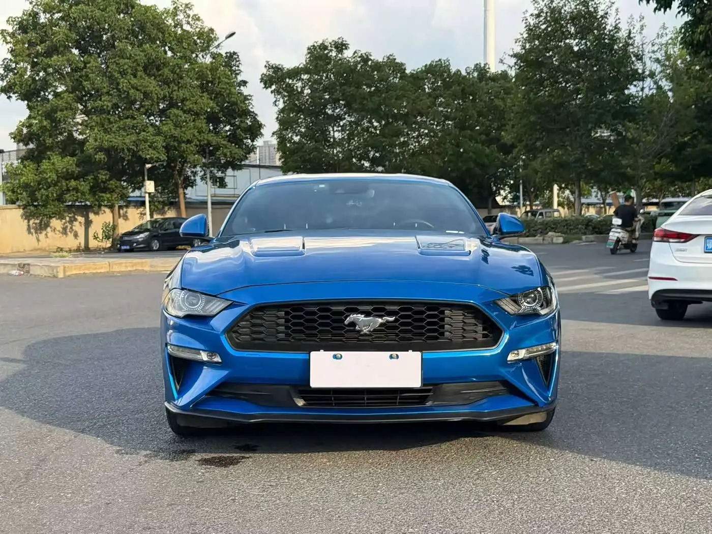 Ford Mustang 2020 — Photo 1/9