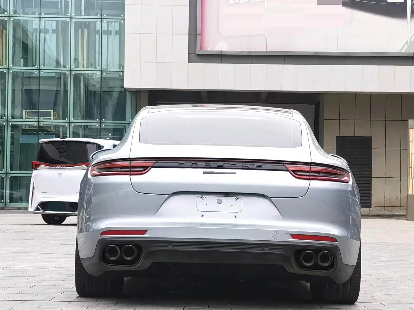 Porsche Panamera 2020 — Фото 11/12