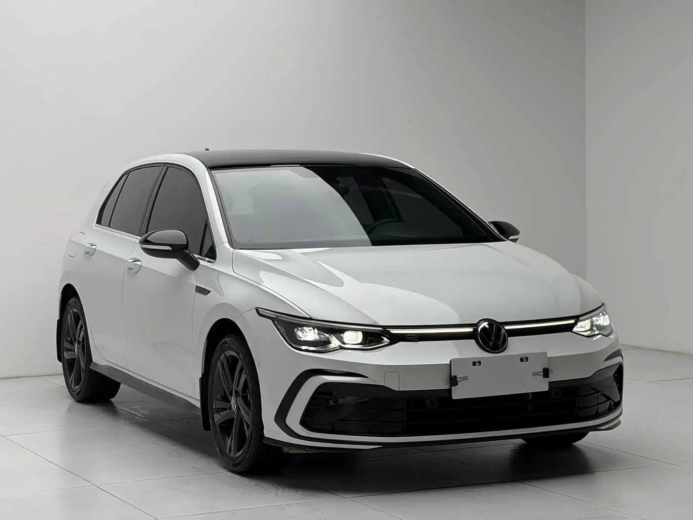 Volkswagen Golf 2023 — Photo 3/20
