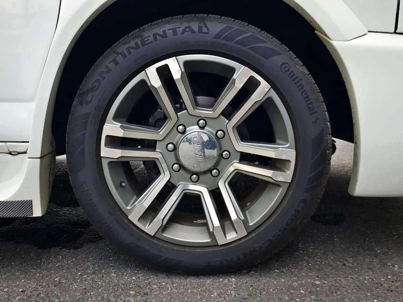 GMC Savana 2018 — Photo 15/20
