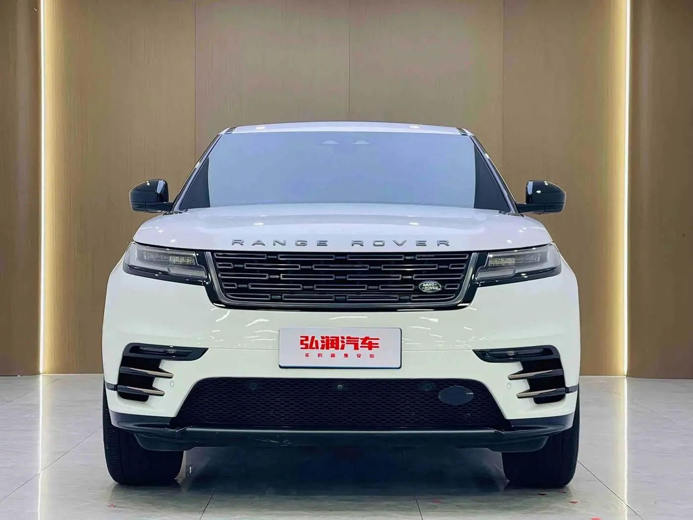 Land Rover Range Rover Velar 2024 — Фото 2/19