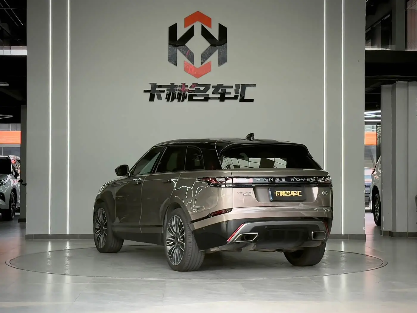 Land Rover Range Rover Velar 2019 — Фото 7/17