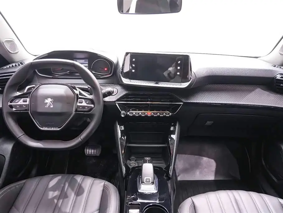 Peugeot 2008 2022 — Фото 10/20