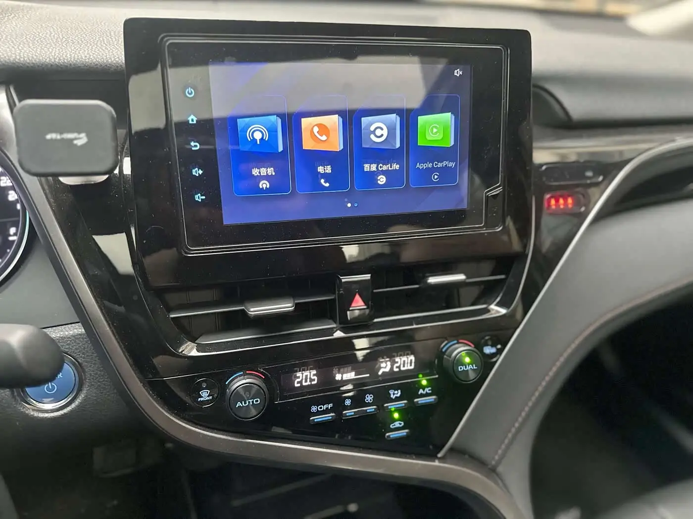 Toyota Camry 2021 — Photo 12/17