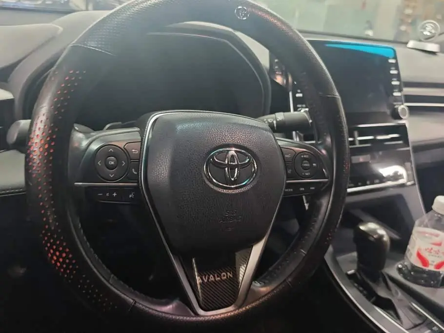 Toyota Avalon 2021 — Photo 15/16
