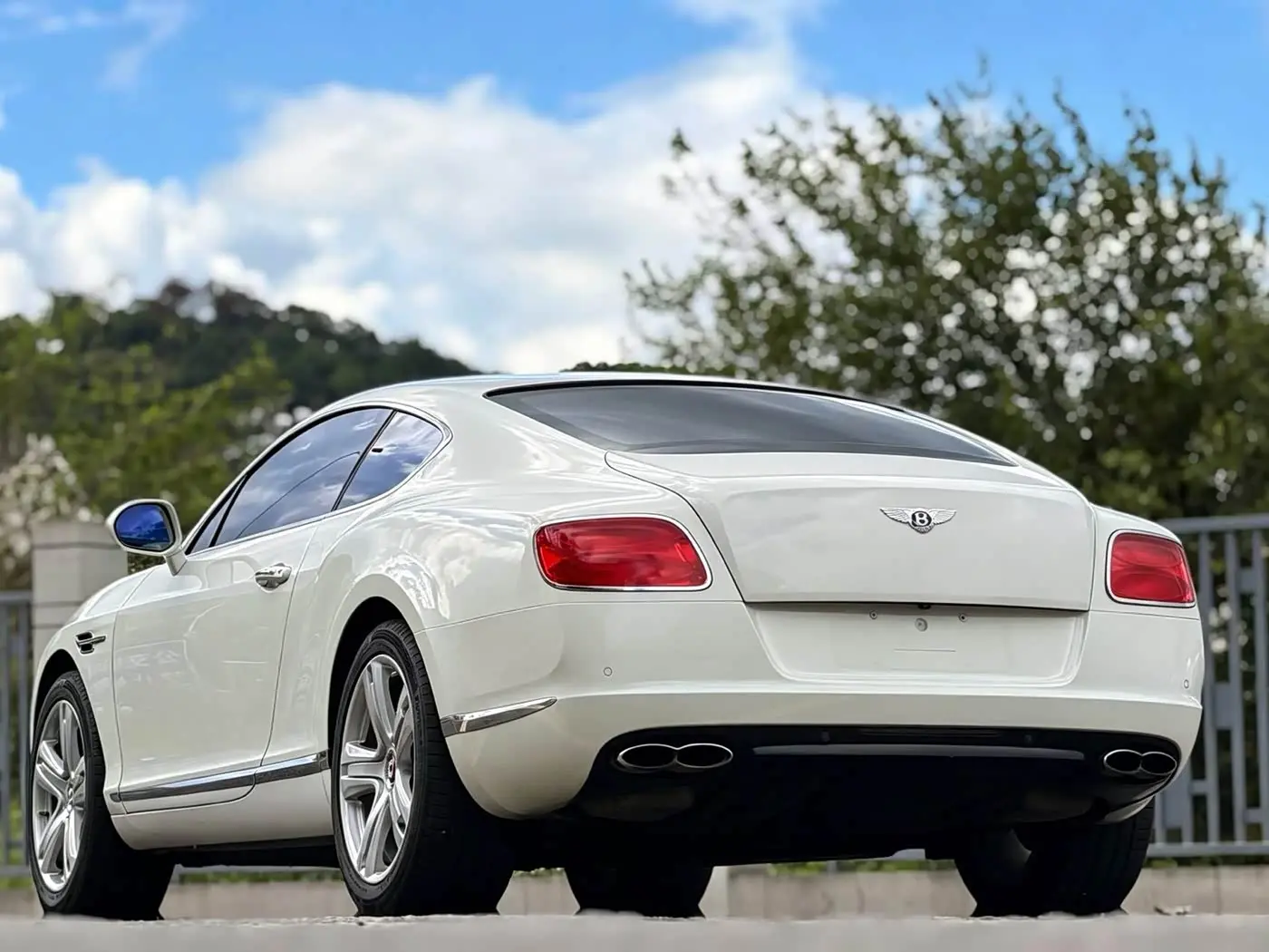 Bentley Continental 2013 — Фото 3/9