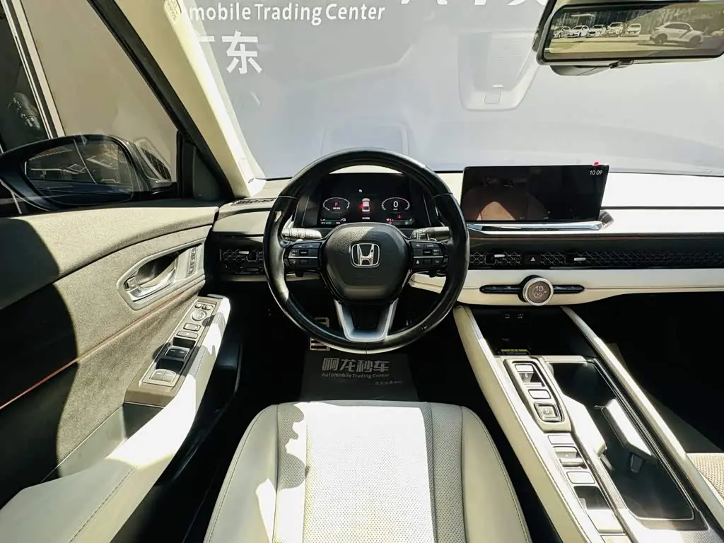 Honda Accord New Energy 2023 — Photo 13/20