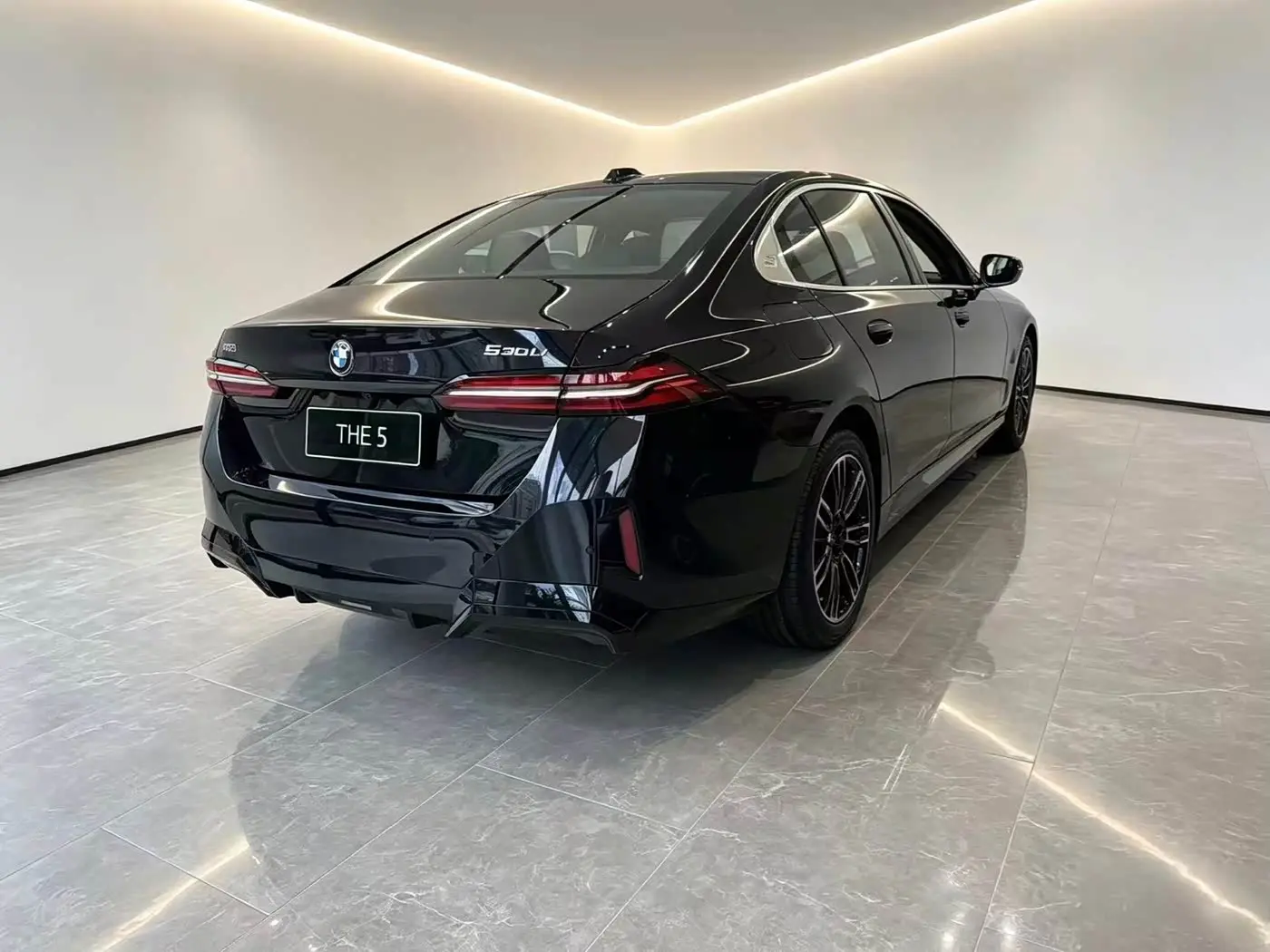BMW 5 Series 2026 — Photo 16/18