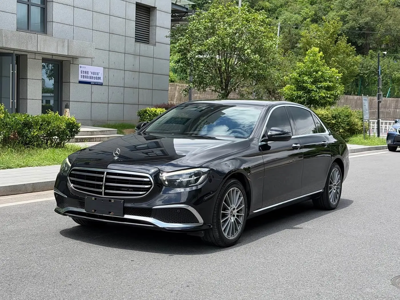 Mercedes-Benz E-Class 2020 — Фото 1/15