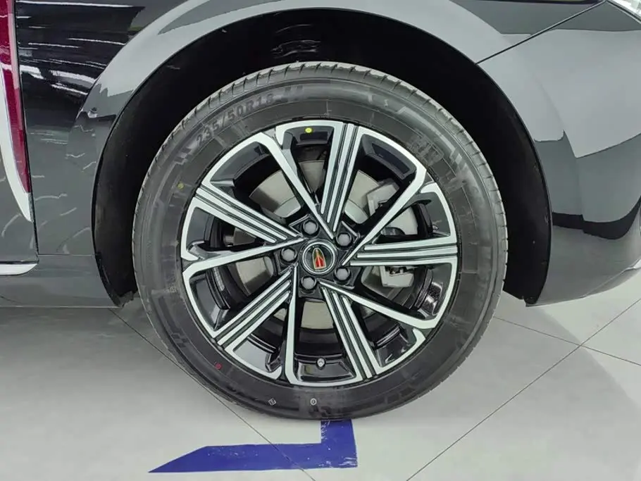 Hongqi H5 PHEV 2026 — Photo 6/16