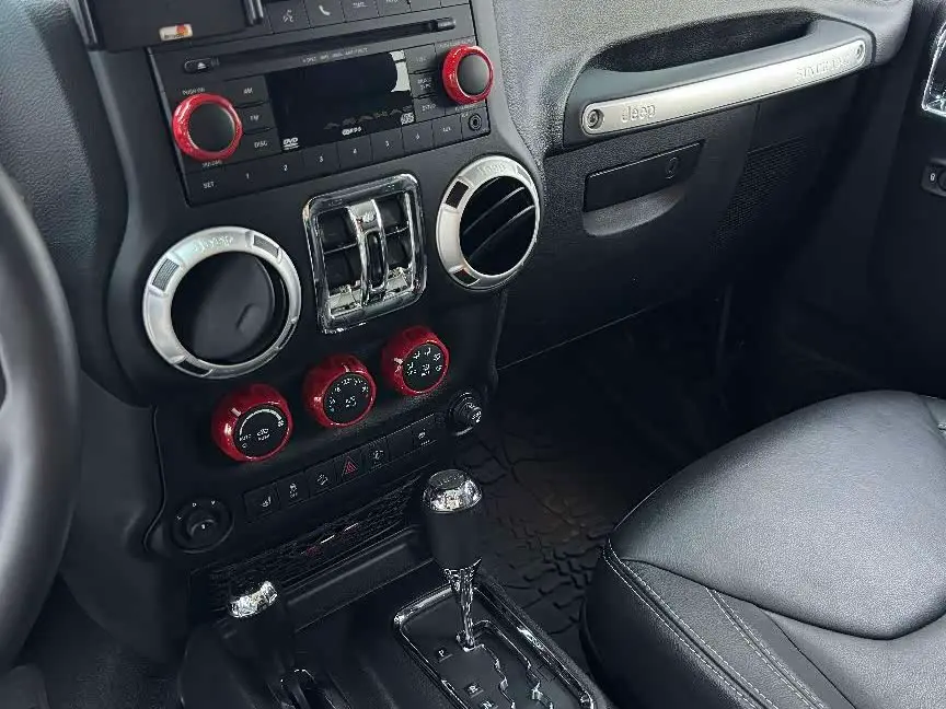 Jeep Wrangler 2016 — Фото 16/20