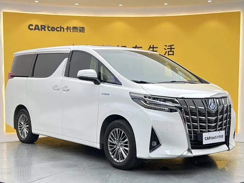 Toyota Alphard 2023 — Фото 2/20