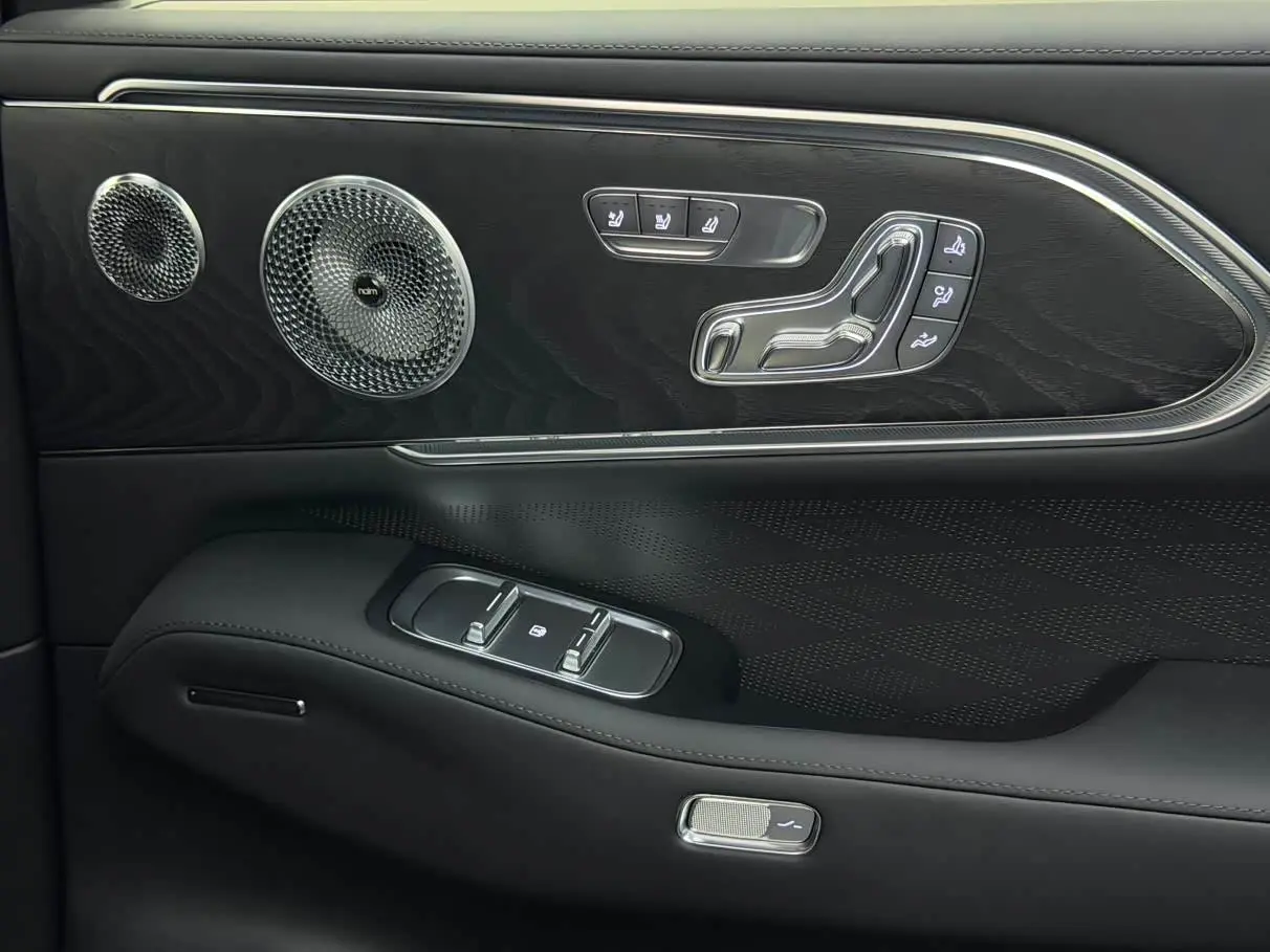 ZEEKR 8X 2026 — Photo 14/15